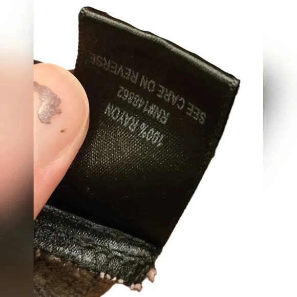 Torrid, Size 1X, Black Floral Crop Blouse - Picture 5 of 14